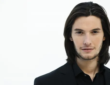 capelli lunghi uomo