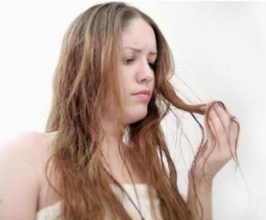 capelli sfibrati donna